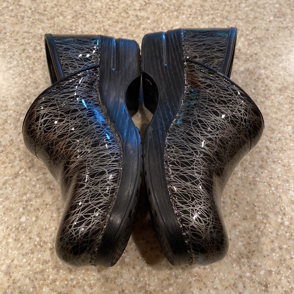 Dansko Professional Patent Clog- Like New - Picture 2 of 5